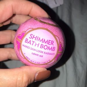 Shimmer bath bomb new
